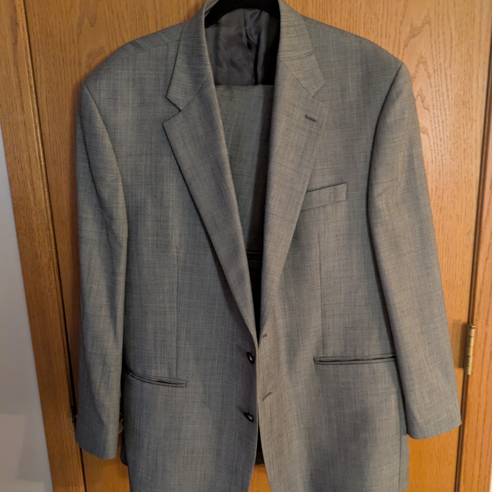 Ralph Lauren Elegant Gray Suit